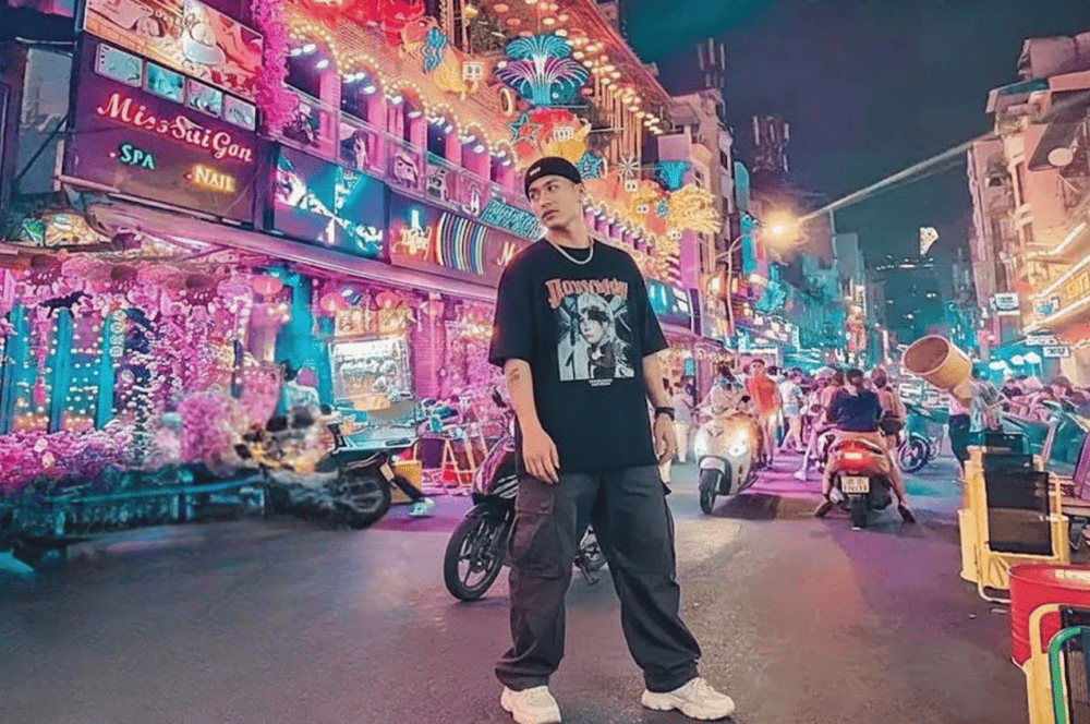 Check-in cực chất tại mọi g&oacute;c sống ảo ở phố đi bộ B&ugrave;i Viện (Nguồn: Internet)